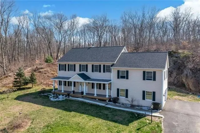 $769,900 | 10 Secor Road, Brookfield, CT 06804