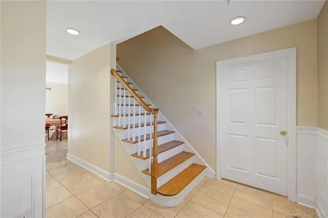 $769,900 | 10 Secor Road, Brookfield, CT 06804