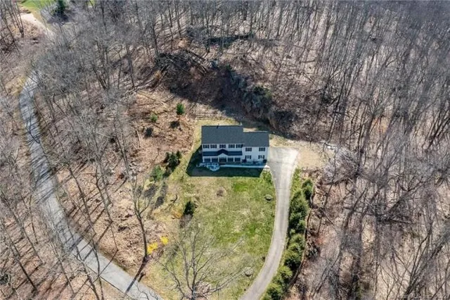 $769,900 | 10 Secor Road, Brookfield, CT 06804