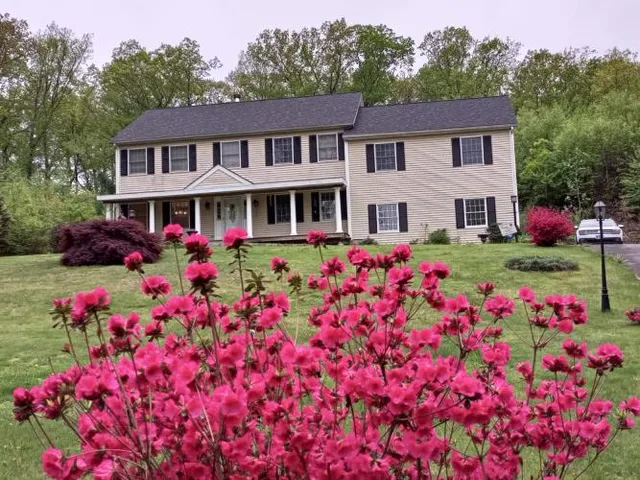 $769,900 | 10 Secor Road, Brookfield, CT 06804