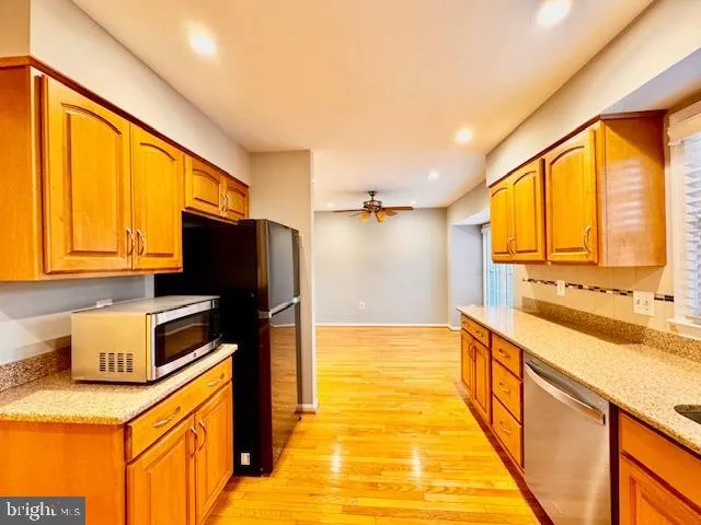 $3,900 | 5139 Woodmire Lane, Alexandria, VA 22311