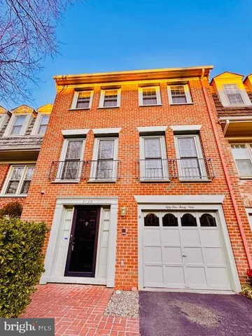 $3,900 | 5139 Woodmire Lane, Alexandria, VA 22311