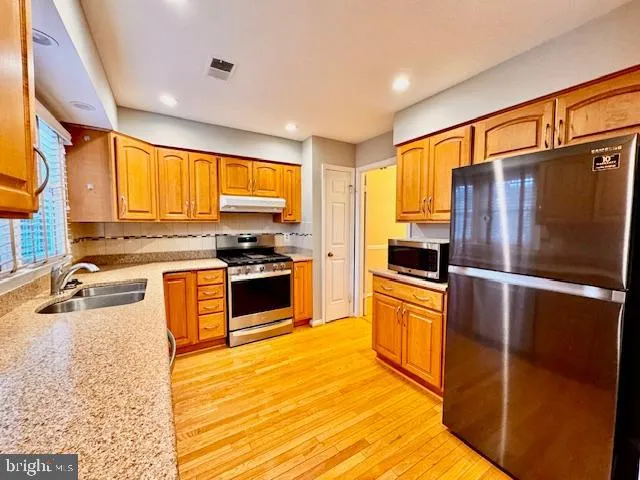 $3,900 | 5139 Woodmire Lane, Alexandria, VA 22311