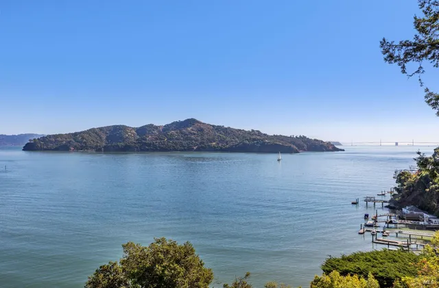 $4,395,000 | 266 Bayview Avenue, Belvedere, CA 94920