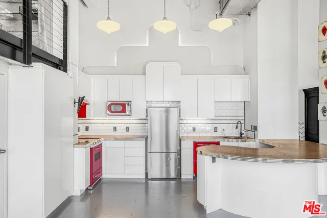 $1,388,000 | 108 West 2nd Street, Unit 1006, Los Angeles, CA 90012