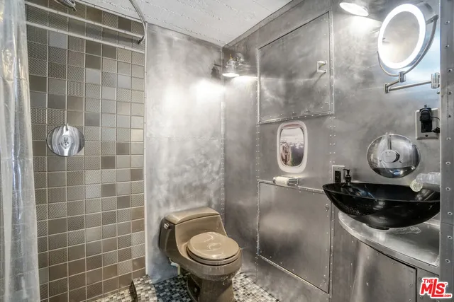 $1,388,000 | 108 West 2nd Street, Unit 1006, Los Angeles, CA 90012