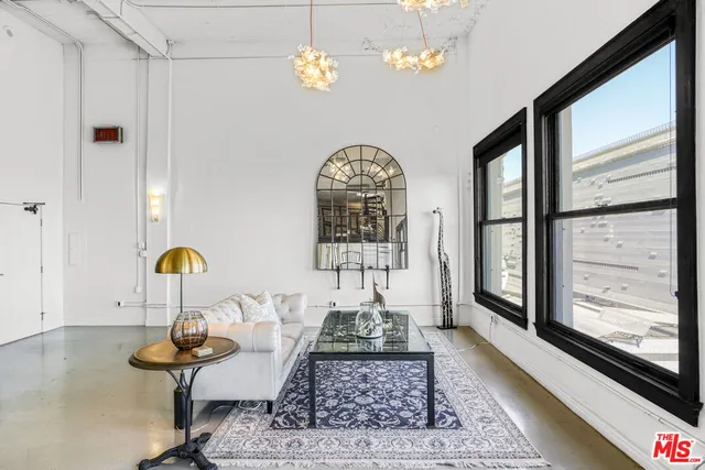 $1,388,000 | 108 West 2nd Street, Unit 1006, Los Angeles, CA 90012