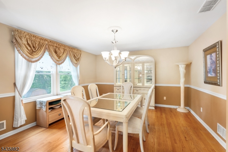 8 Robin Road Somerville, NJ 08876 - Photo 10 of 32