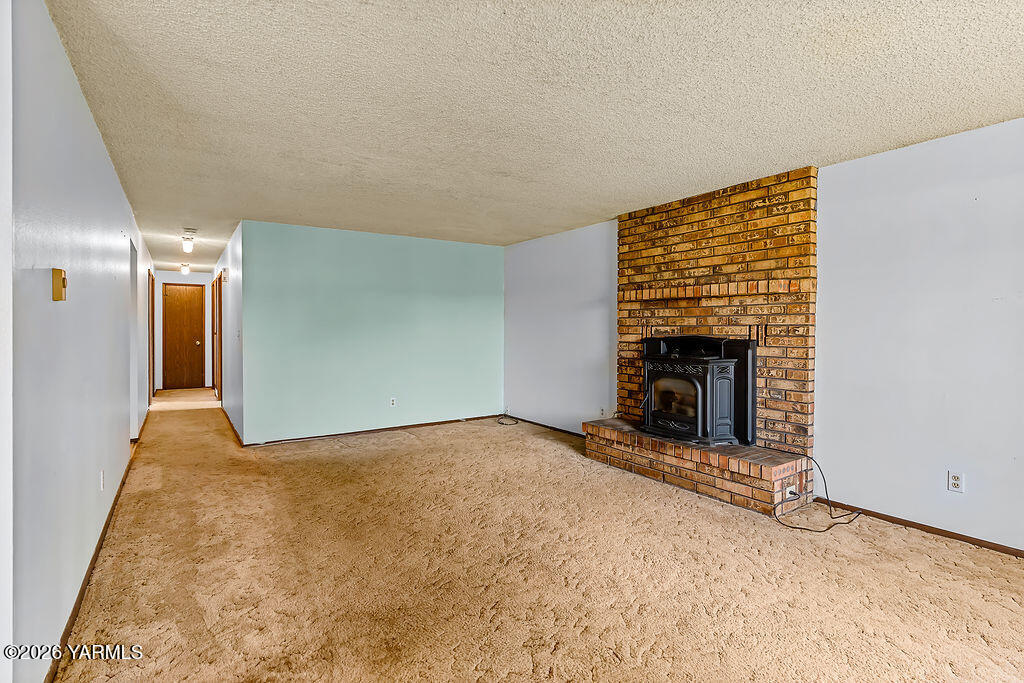 140 Bertsch Circle Naches, WA 98937 - Photo 5 of 26 140BertschCir-5