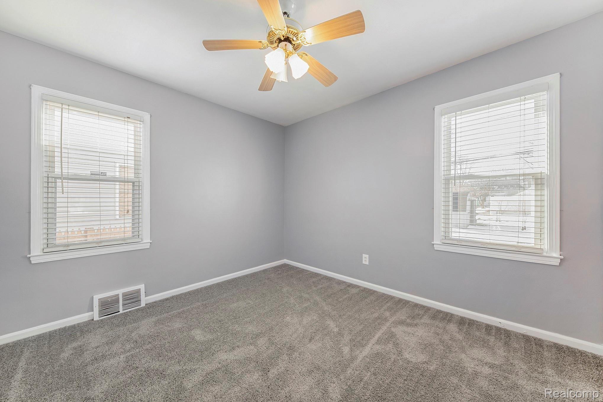 4448 Howe Road Wayne, MI 48184 - Photo 13 of 25 2S4A8741.jpg