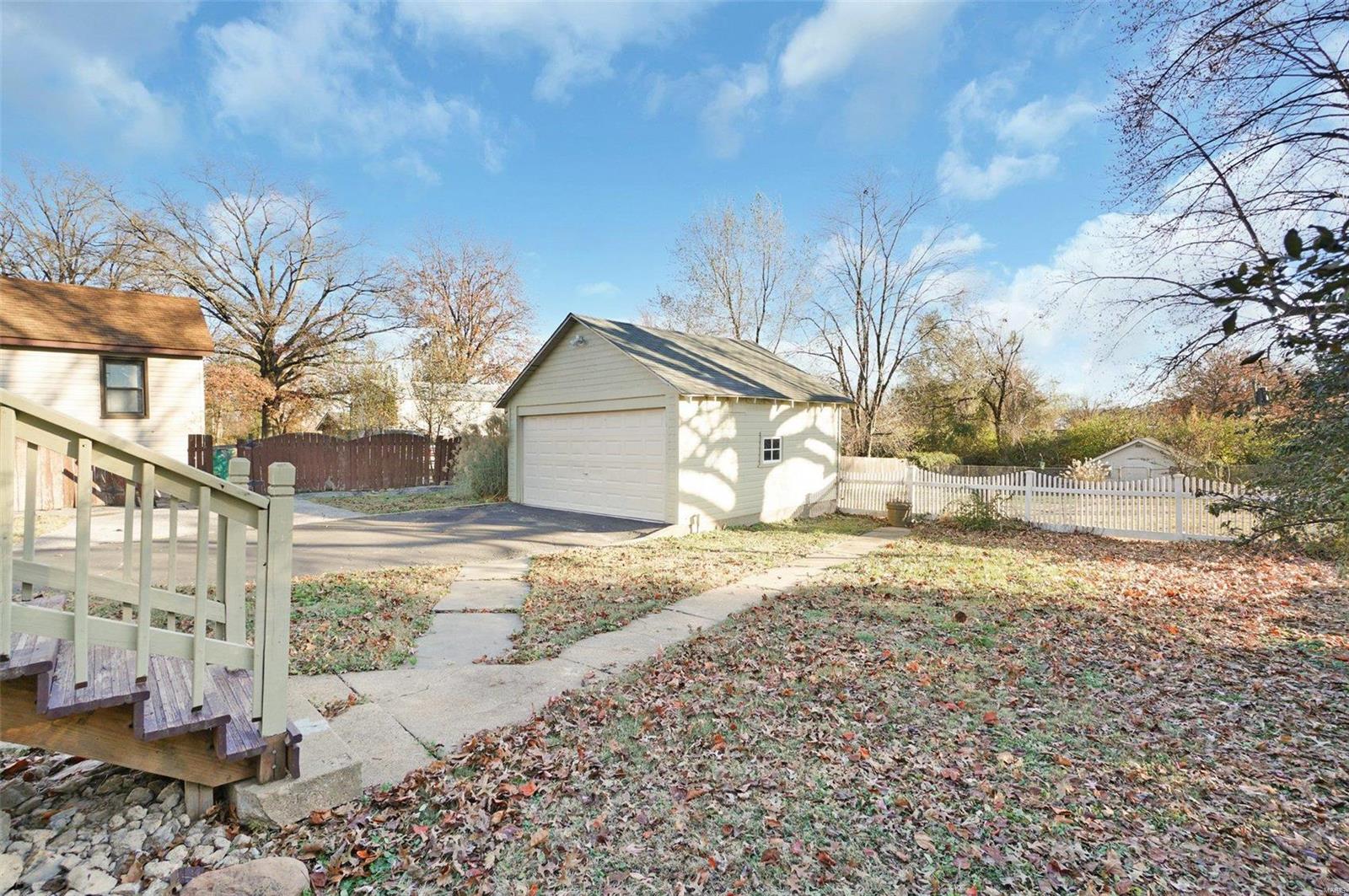 11136 Larimore Road St. Louis, MO 63138 - Photo 23 of 30