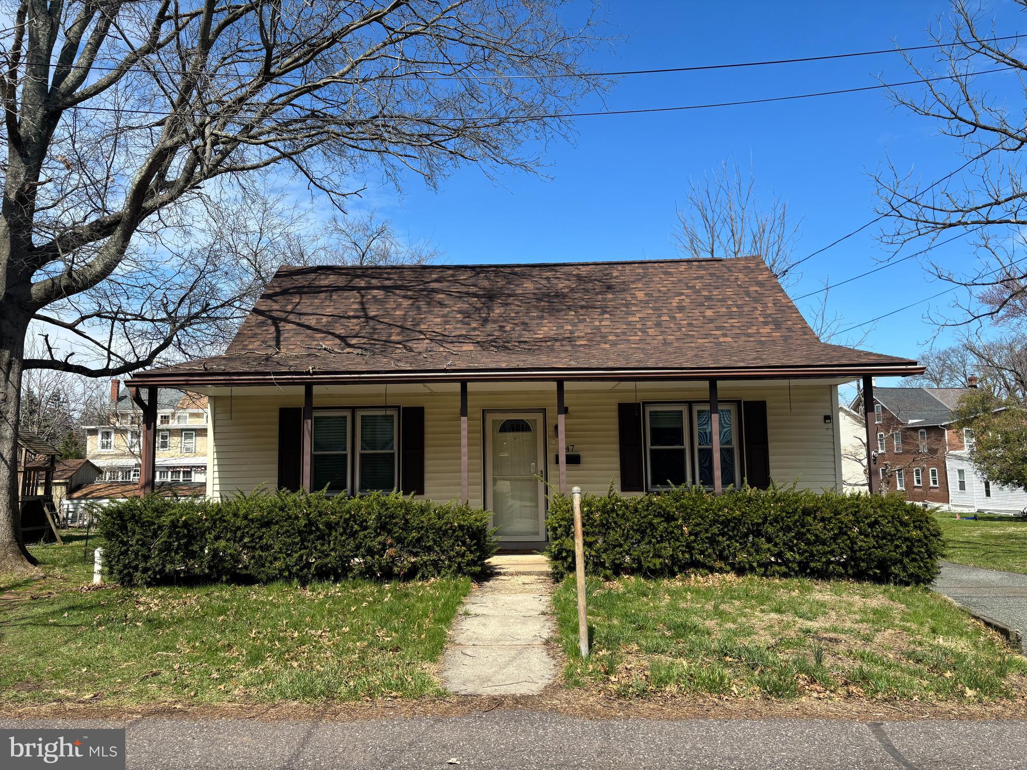 547 Broad Street Spring City, PA 19475 - Photo 1 of 13 front