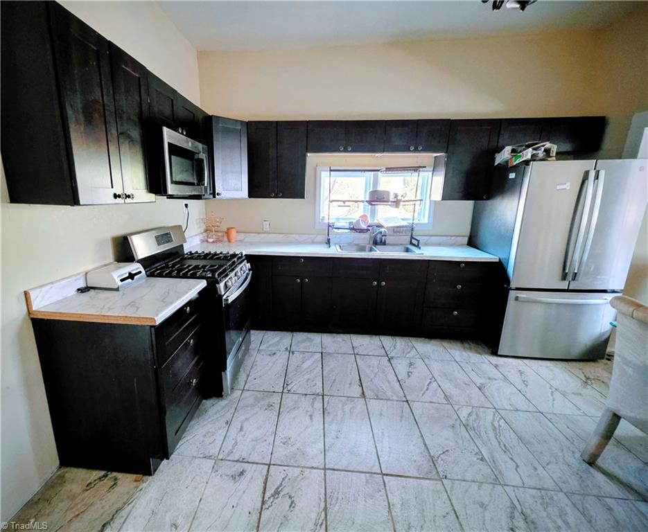 515 Cable Street High Point, NC 27260 - Photo 5 of 11