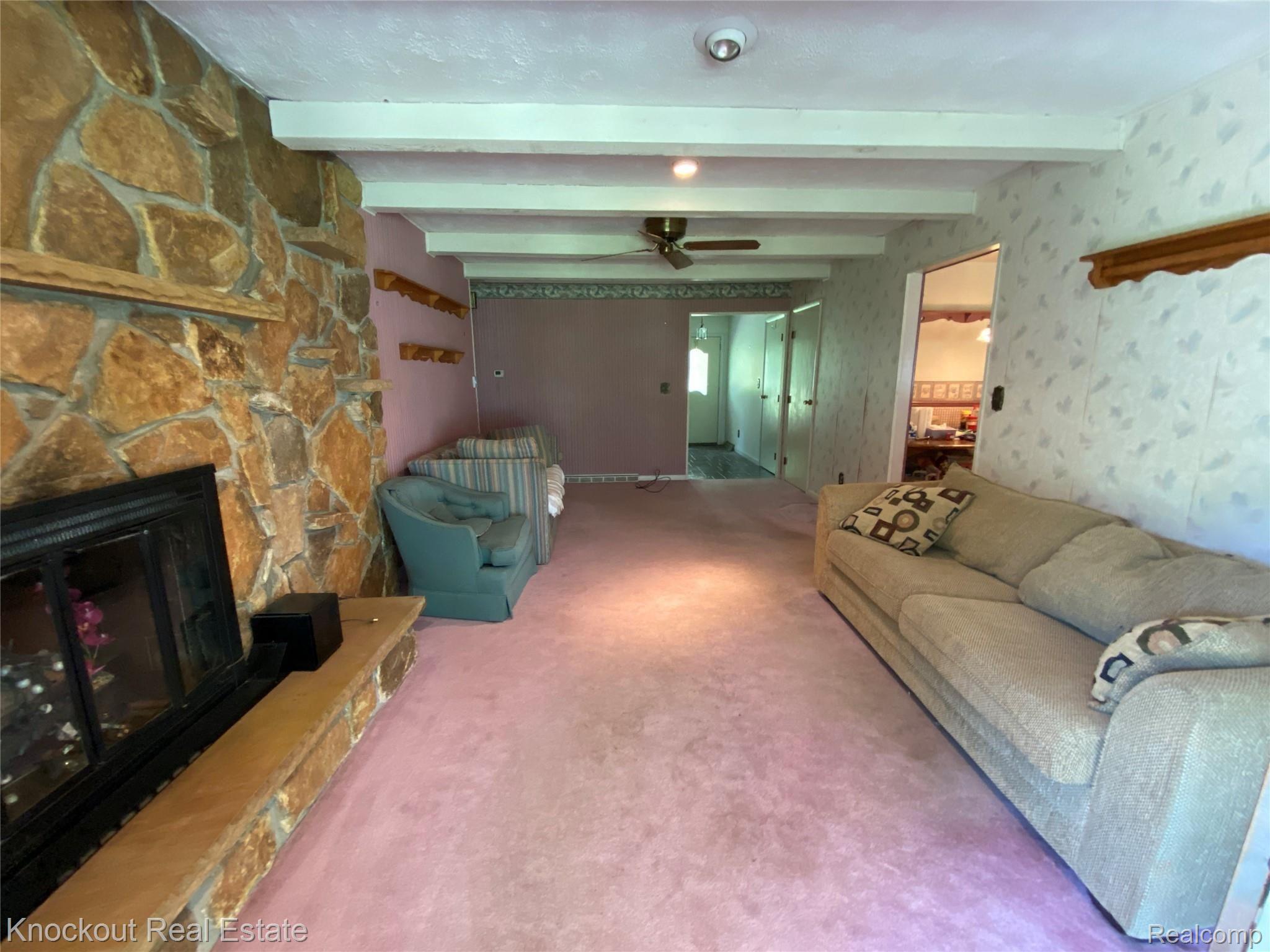 1561 South Beyer Road Saginaw, MI 48601 - Photo 8 of 22 Photo Jun 01, 1 20 57 PM.jpg