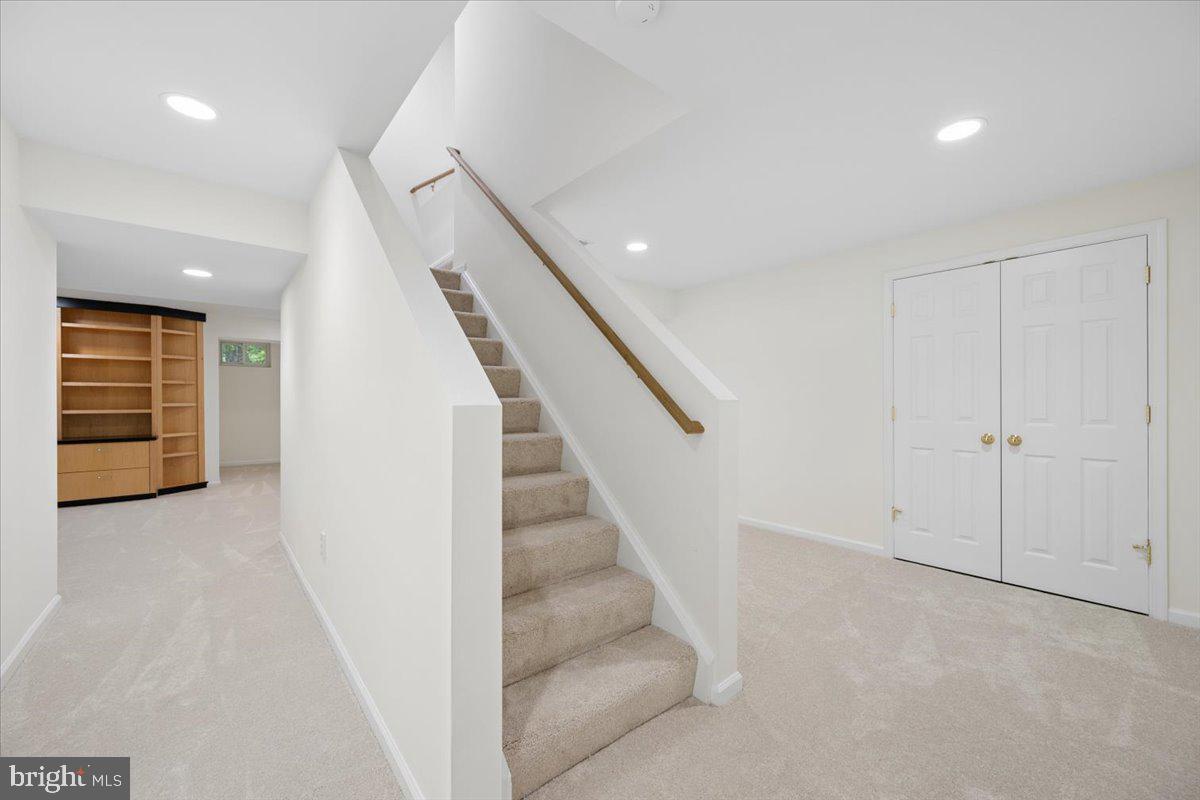 18710 Severn Road Gaithersburg, MD 20879 - Photo 74 of 89 Stairs to lower level.