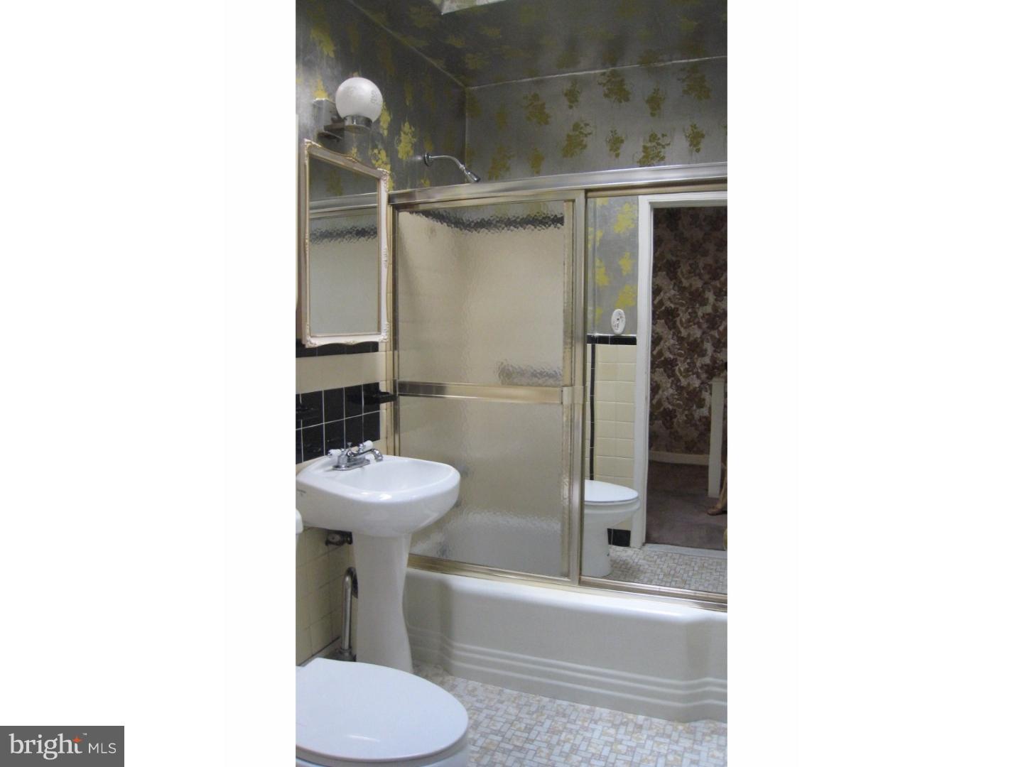7323 Sherwood Road Philadelphia, PA 19151 - Photo 6 of 8 Gallery Image 6