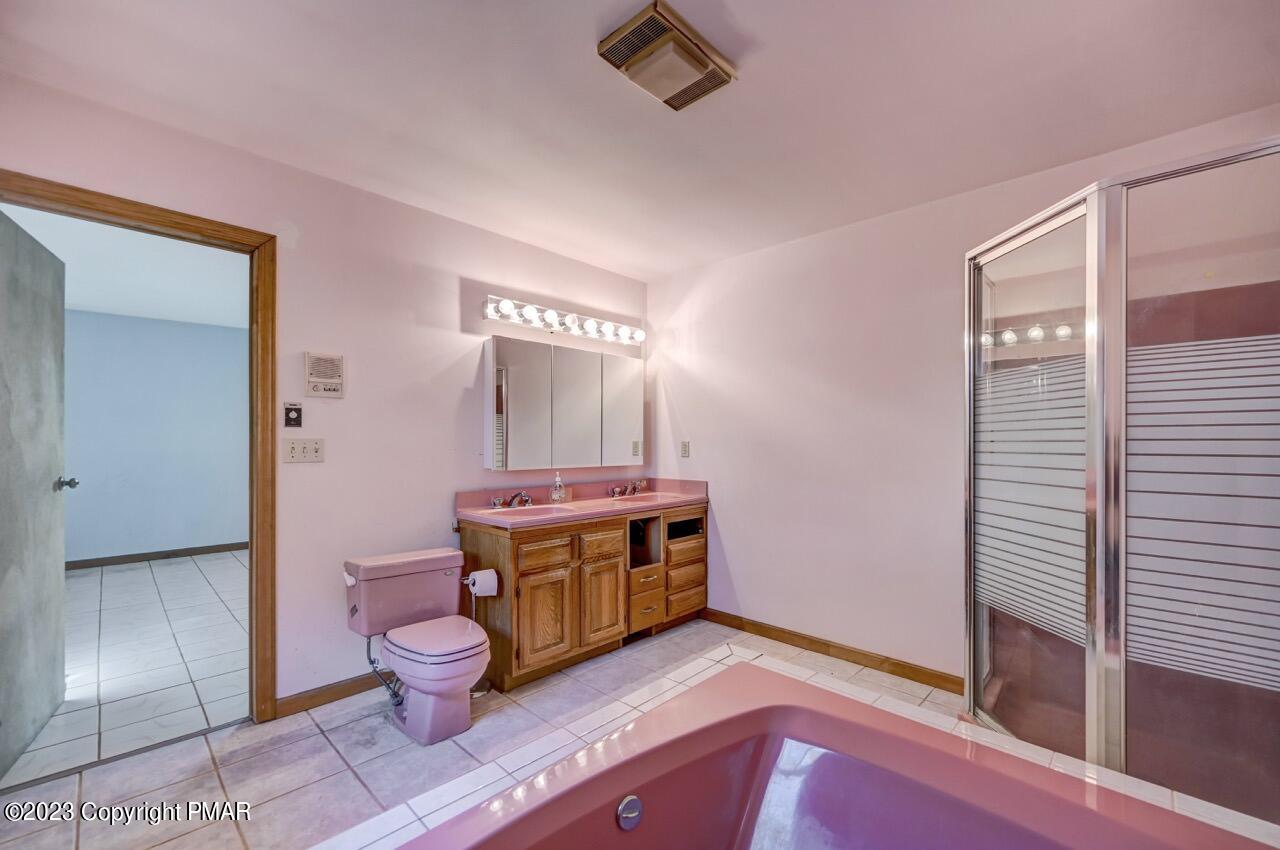 145 Gap View Circle Bushkill, PA 18324 - Photo 26 of 37 a room with furniture and wooden floor