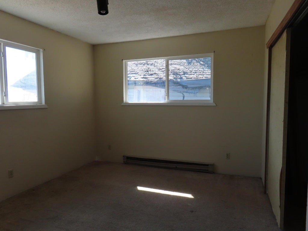 1939 Lichens Road Montague, CA 96064 - Photo 9 of 12 Gallery Image 9