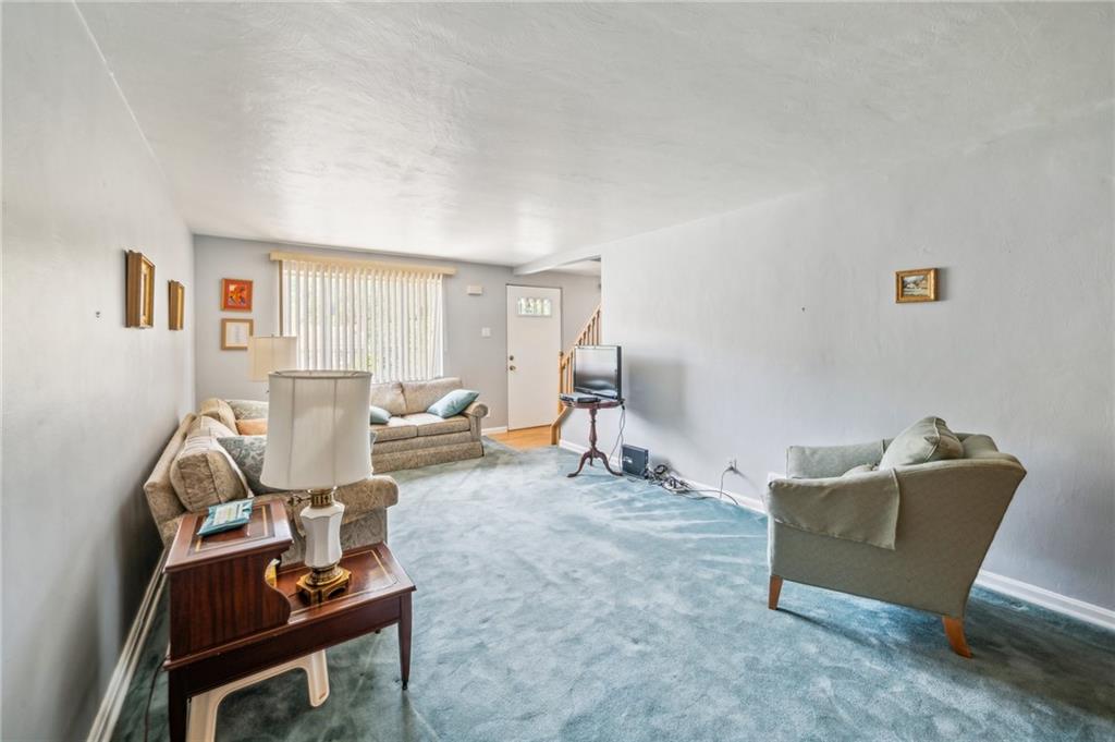 960 Roland Road Pittsburgh, PA 15221 - Photo 3 of 20 Gallery Image 3