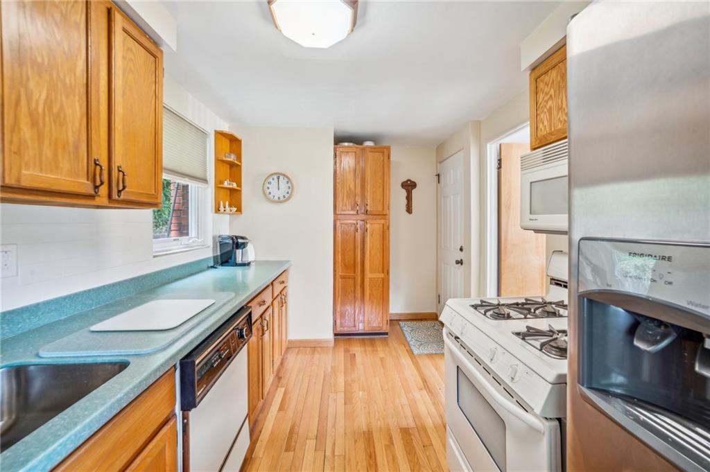 960 Roland Road Pittsburgh, PA 15221 - Photo 7 of 20 Gallery Image 7