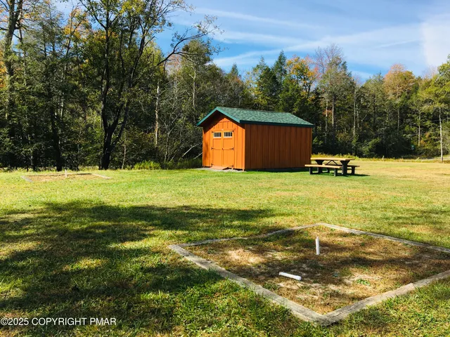 $42,000 | 201 Sir Jeoffrey Court, Pocono Lake, PA 18347