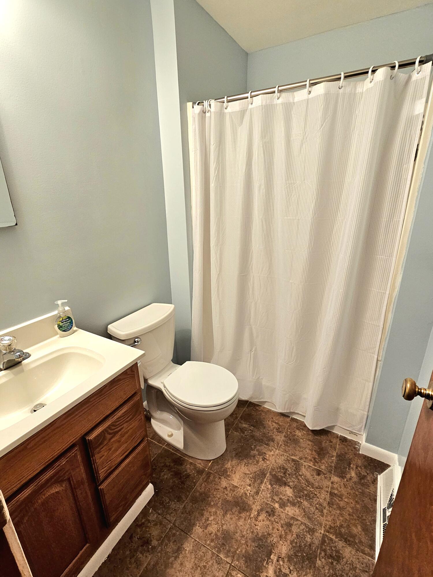 1005 South Constantine Street Three Rivers, MI 49093 - Photo 23 of 26 20241116_124408