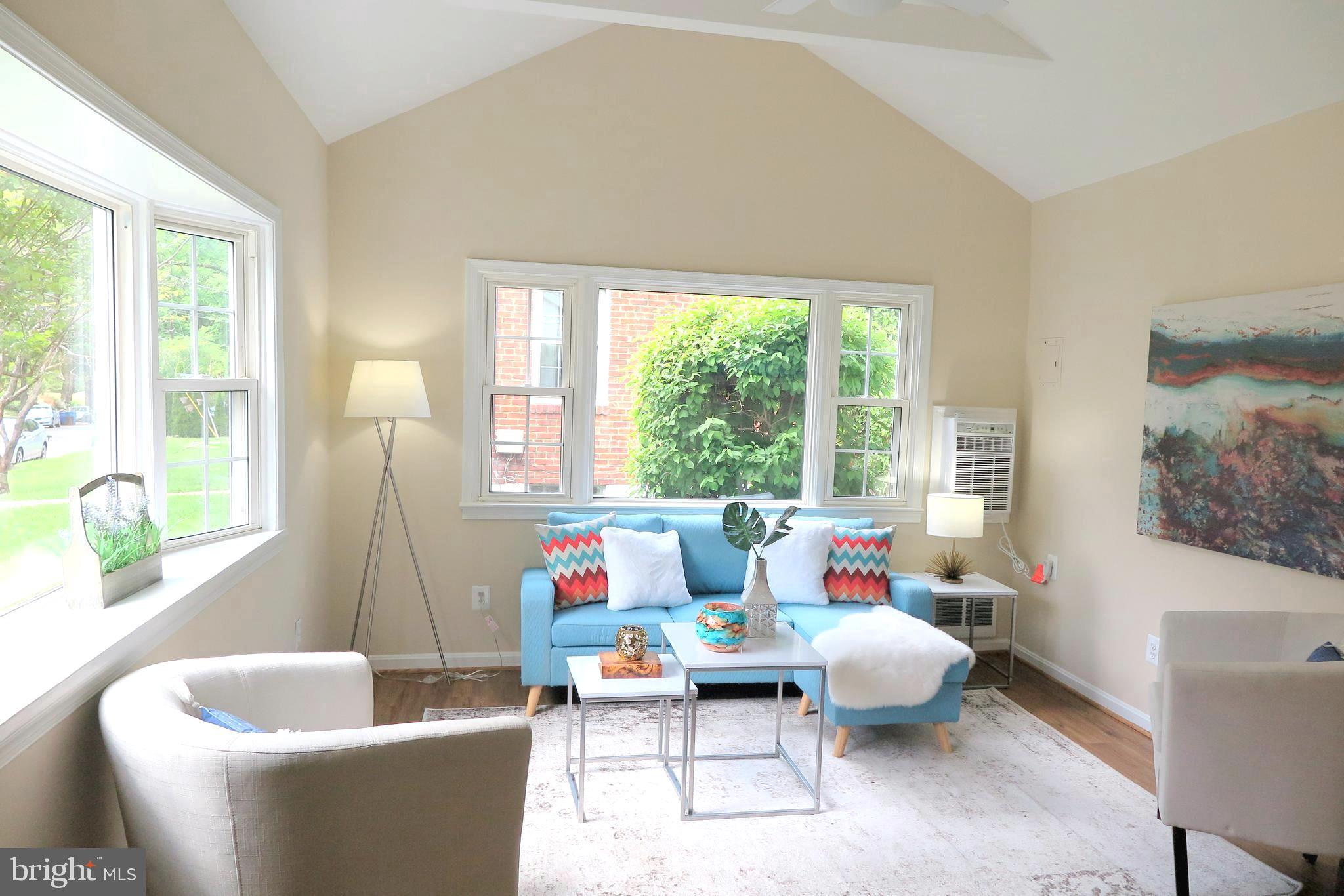 10013 Raynor Road Silver Spring, MD 20901 - Photo 14 of 61 Family room with bay window
