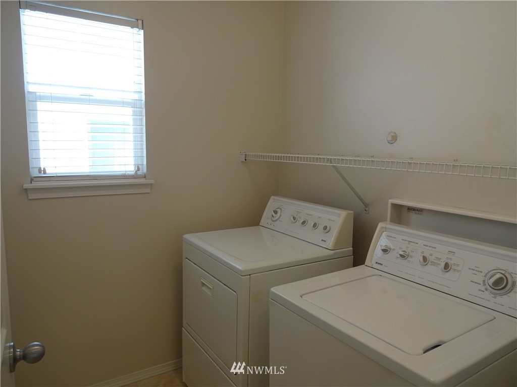 495 Field Place Northeast Renton, WA 98059 - Photo 14 of 25