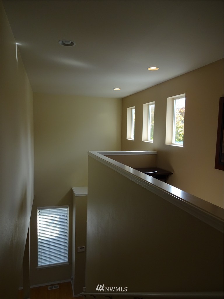 495 Field Place Northeast Renton, WA 98059 - Photo 17 of 25
