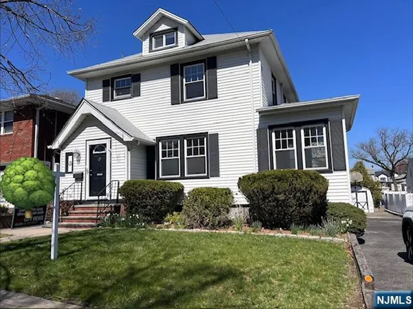 $660,000 | 891 Ray Avenue, Ridgefield, NJ 07657