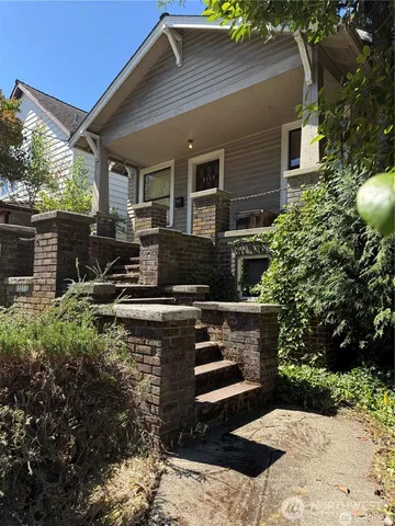 $680,000 | 3117 15th Avenue South, Seattle, WA 98144