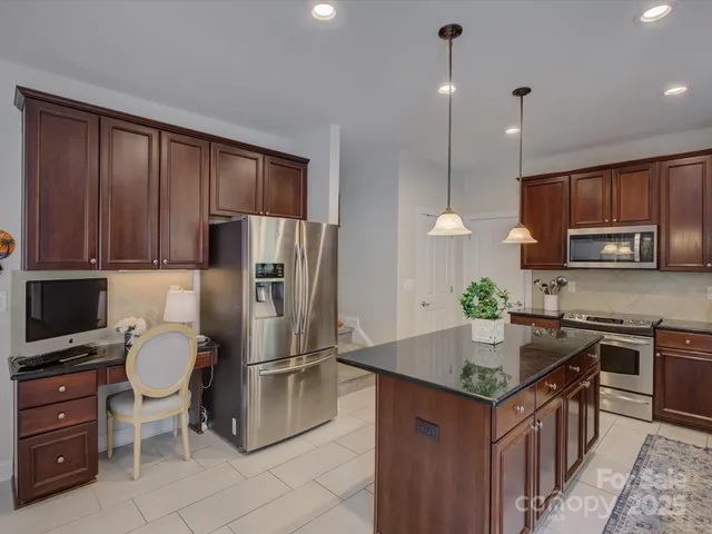 $779,000 | 8200 Sturminster Drive, Waxhaw, NC 28173