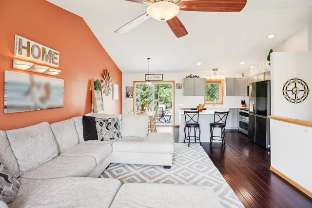 $310,000 | 415 Johnson Parkway, Hammond, WI 54015