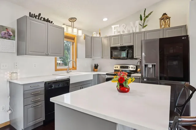 $310,000 | 415 Johnson Parkway, Hammond, WI 54015