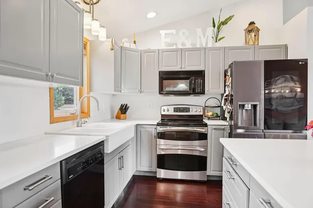 $310,000 | 415 Johnson Parkway, Hammond, WI 54015