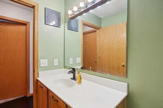 $310,000 | 415 Johnson Parkway, Hammond, WI 54015