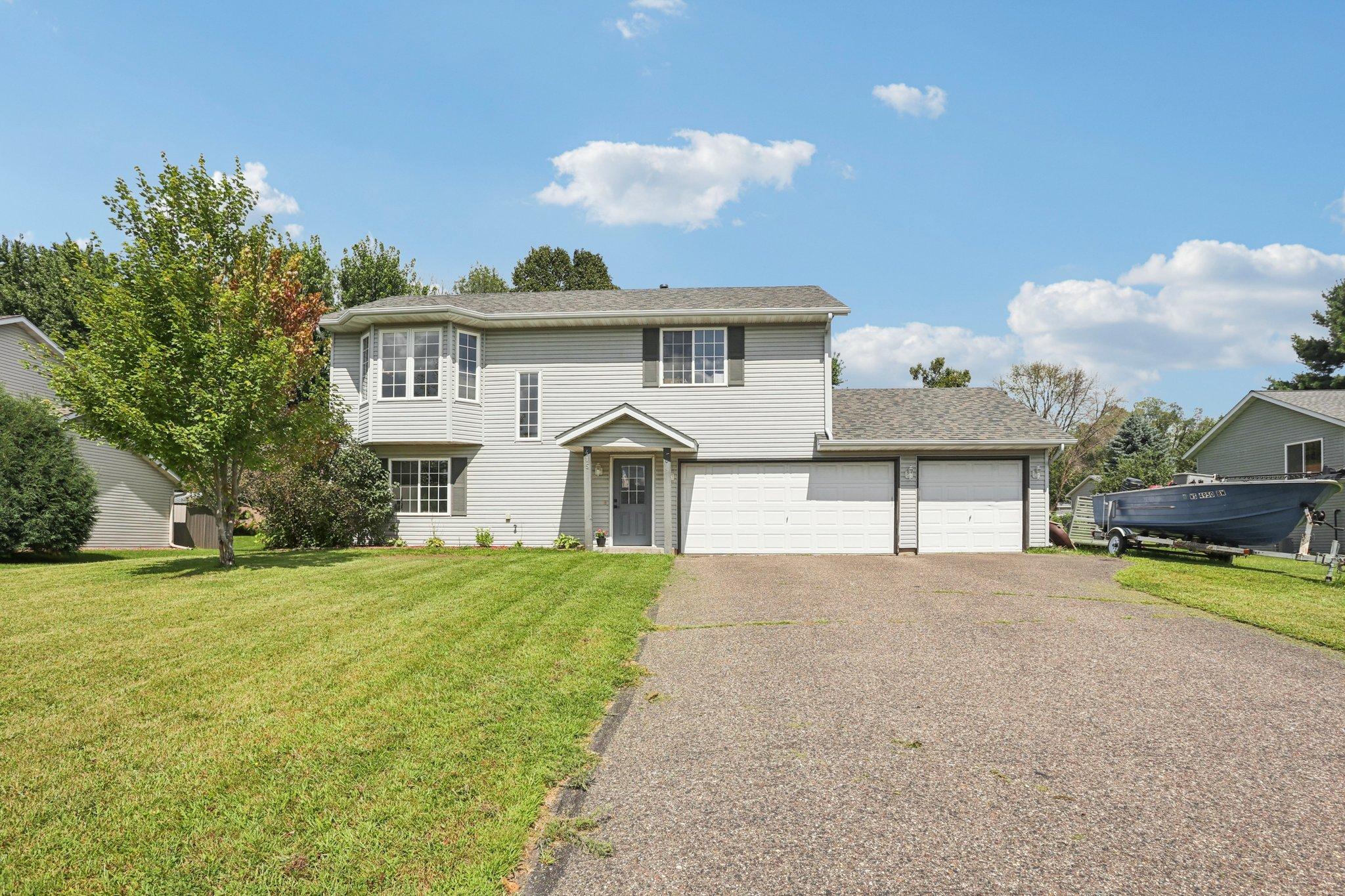 415 Johnson Parkway Hammond, WI 54015 - Photo 2 of 34