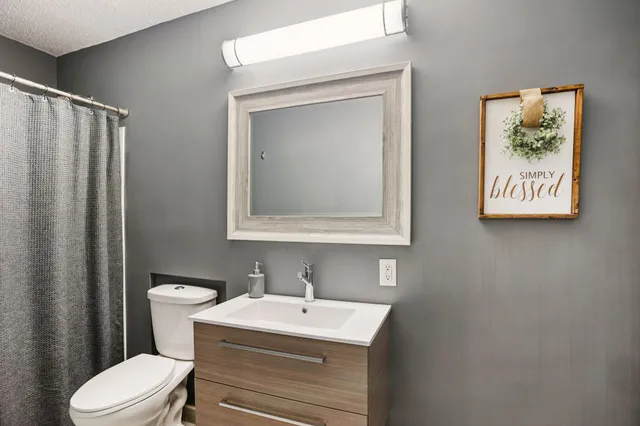 $310,000 | 415 Johnson Parkway, Hammond, WI 54015