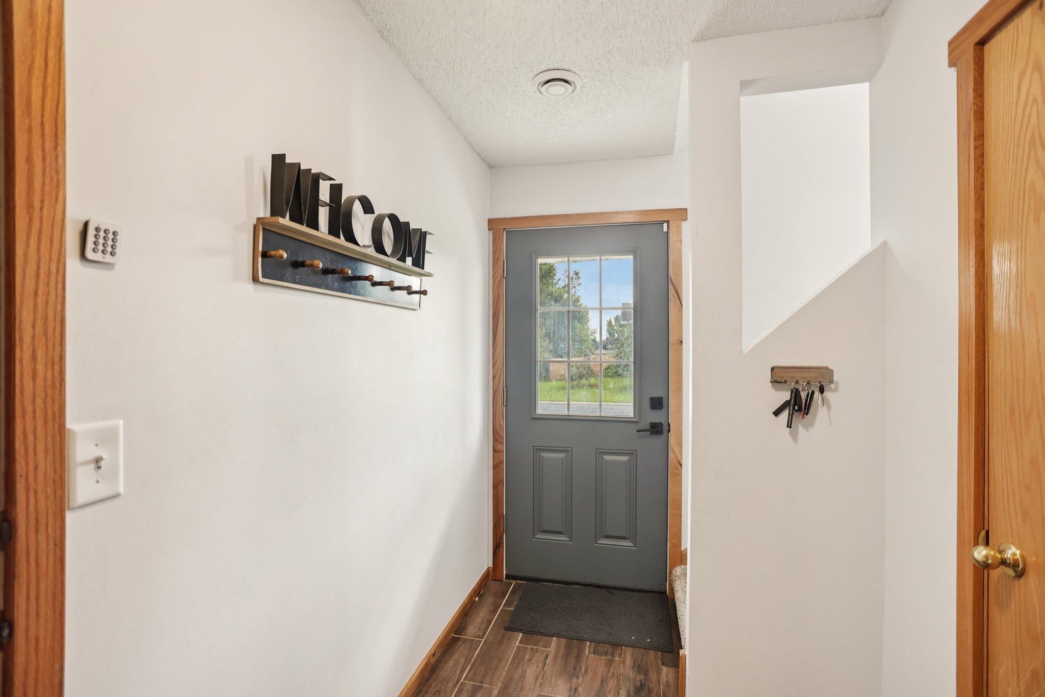 415 Johnson Parkway Hammond, WI 54015 - Photo 5 of 34