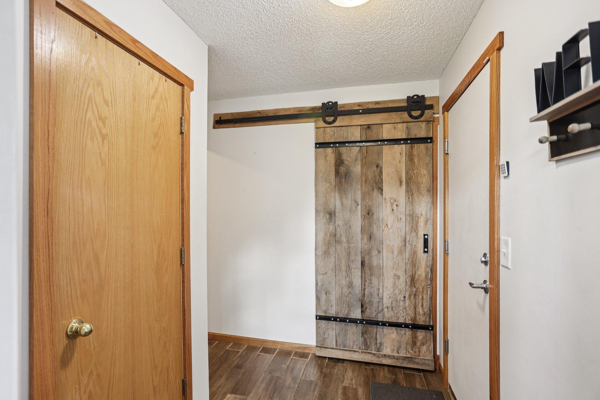 415 Johnson Parkway Hammond, WI 54015 - Photo 6 of 34