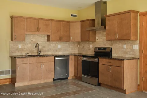 $1,595,000 | 592 Swartekill Road, New Paltz, NY 12561