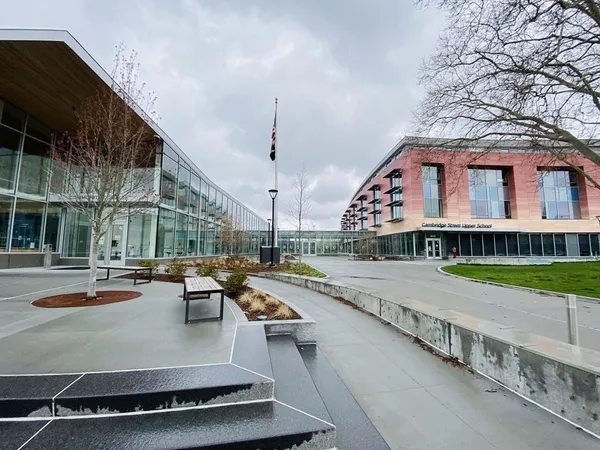 $3,400 | 439 Cardinal Medeiros Avenue, Unit 2, Cambridge, MA 02141