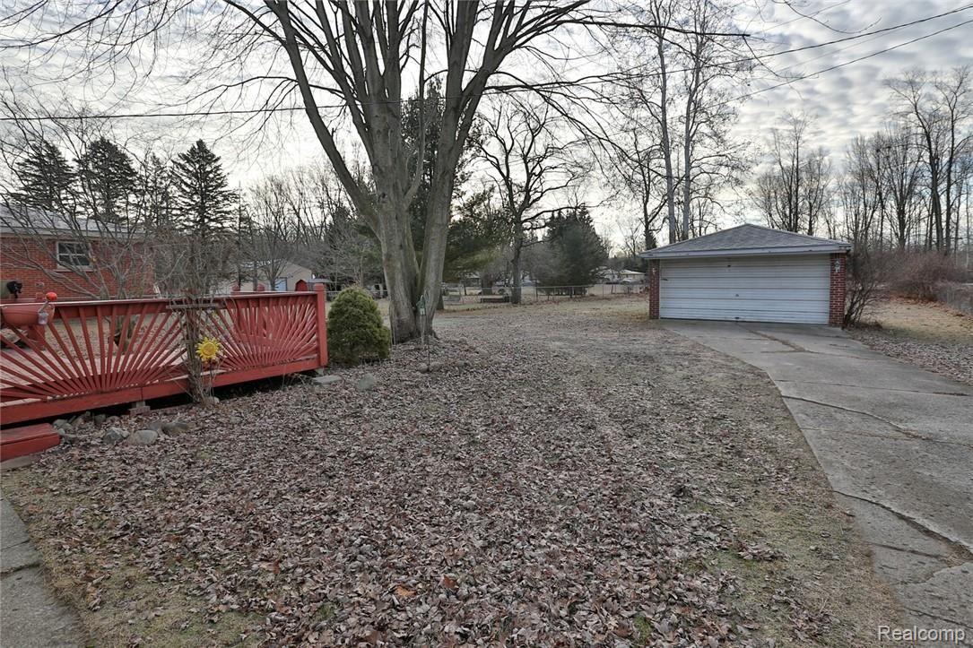 29521 West Road New Boston, MI 48164 - Photo 17 of 20 2B8A3025.jpg