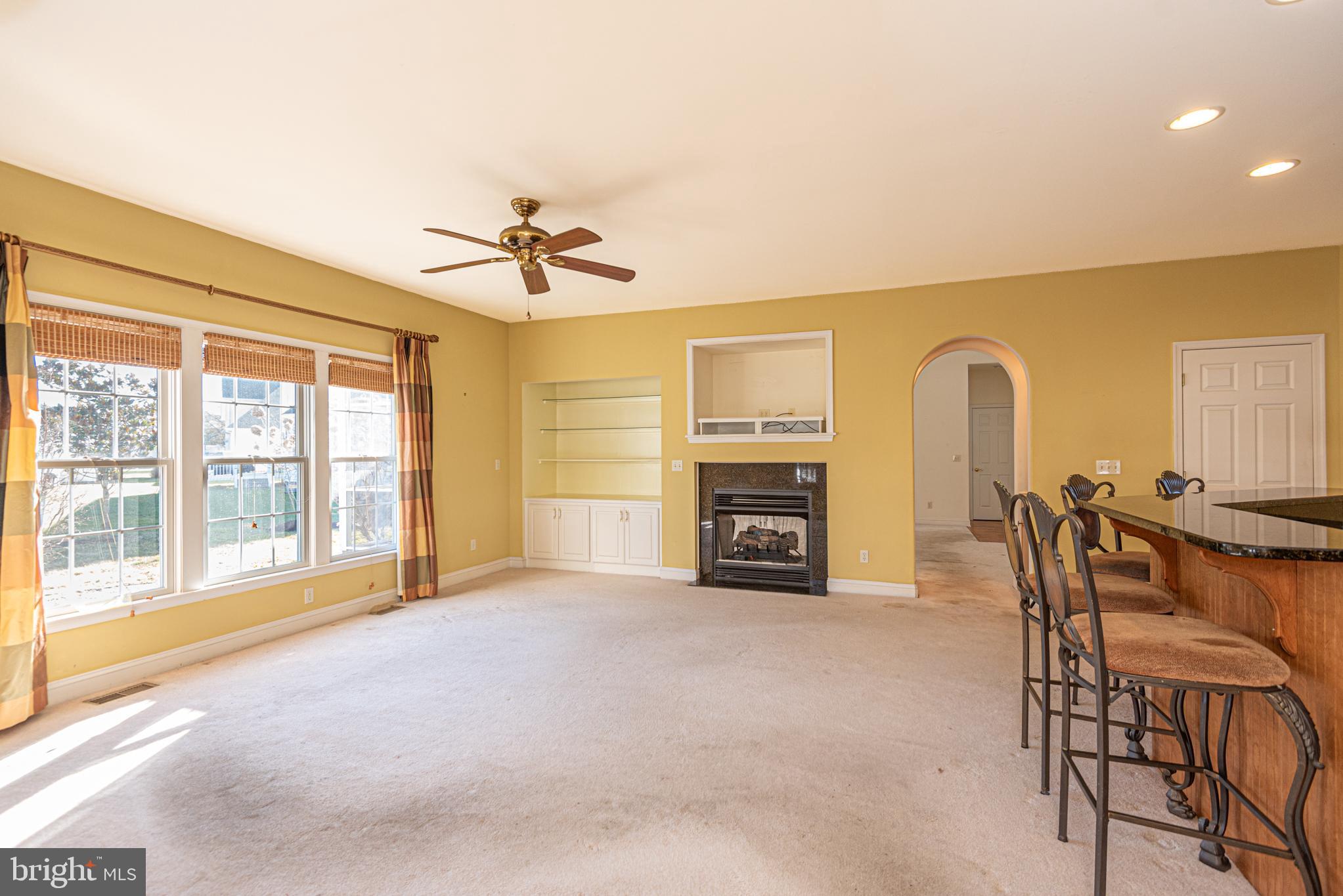 6023 Tarry Town Road Salisbury, MD 21801 - Photo 19 of 61 Spacious living area with natural light.