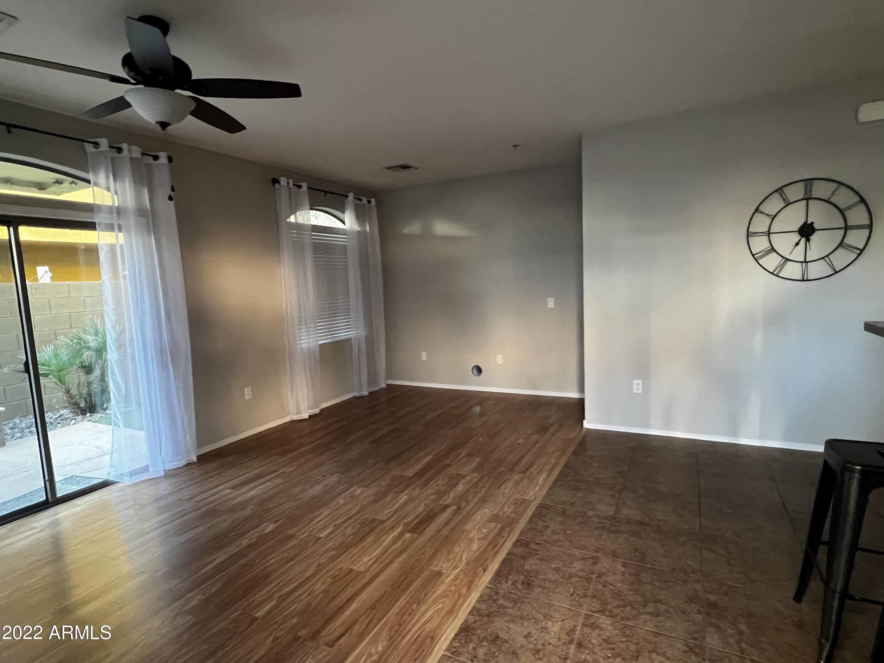 2150 West Alameda Road, Unit 1068 Phoenix, AZ 85085 - Photo 4 of 30 Living Room