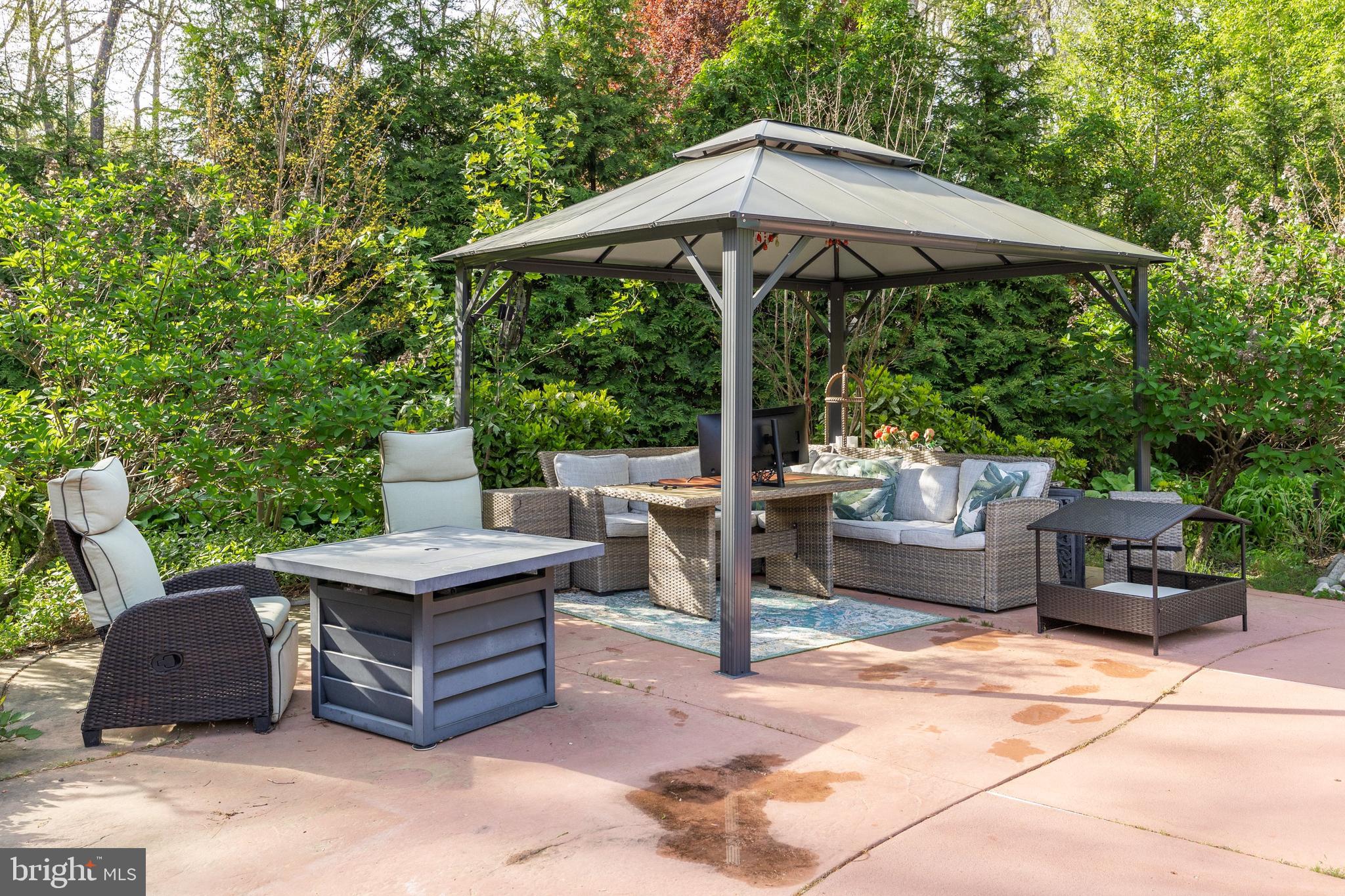 4 Meadowbrook Drive Shamong, NJ 08088 - Photo 41 of 56 Patio Seating Area