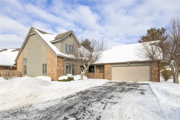 $297,000 | 9 Margate Drive, Greece, NY 14616