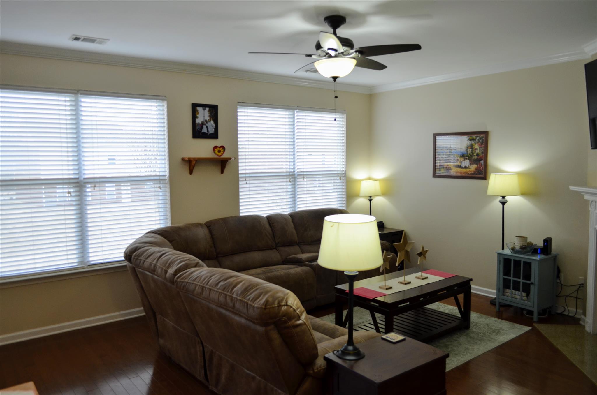 1014 Addington Road Hendersonville, TN 37075 - Photo 5 of 26 Living Room