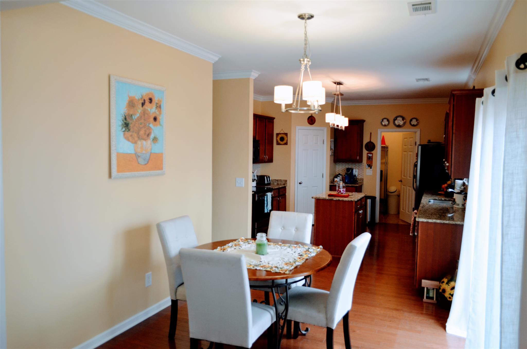 1014 Addington Road Hendersonville, TN 37075 - Photo 9 of 26 Large Eat In Kitchen