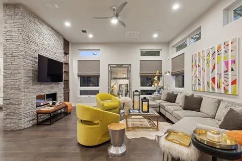 $870,000 | 4327 Cabell Drive, Dallas, TX 75204